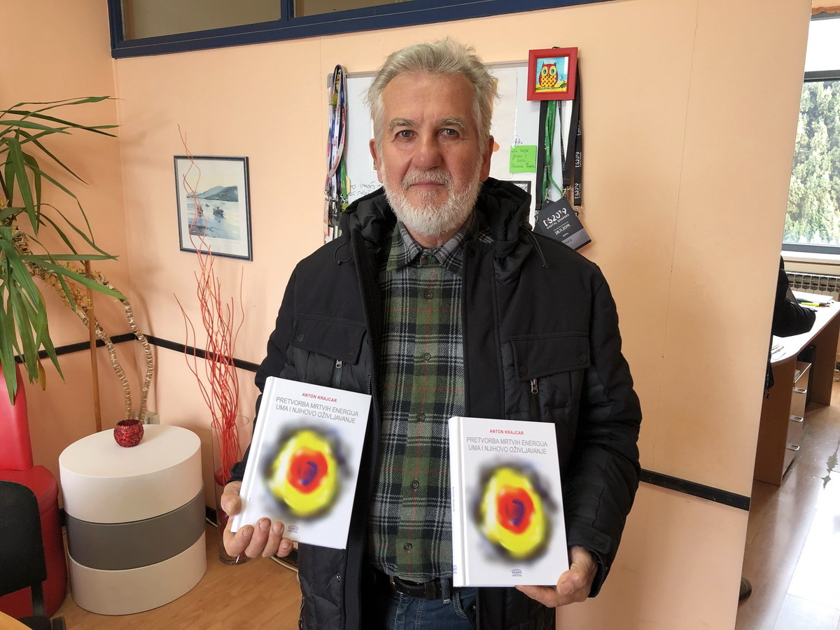 Izdavač Anton Vlačić s novom knjigom dr. Antona Krajcara