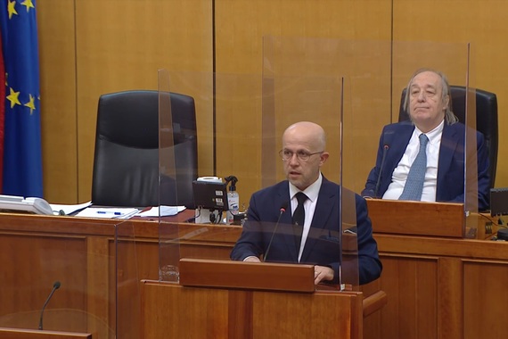 'Hoće li Vlada nešto učiniti za trogodišnje obrazovanje?'