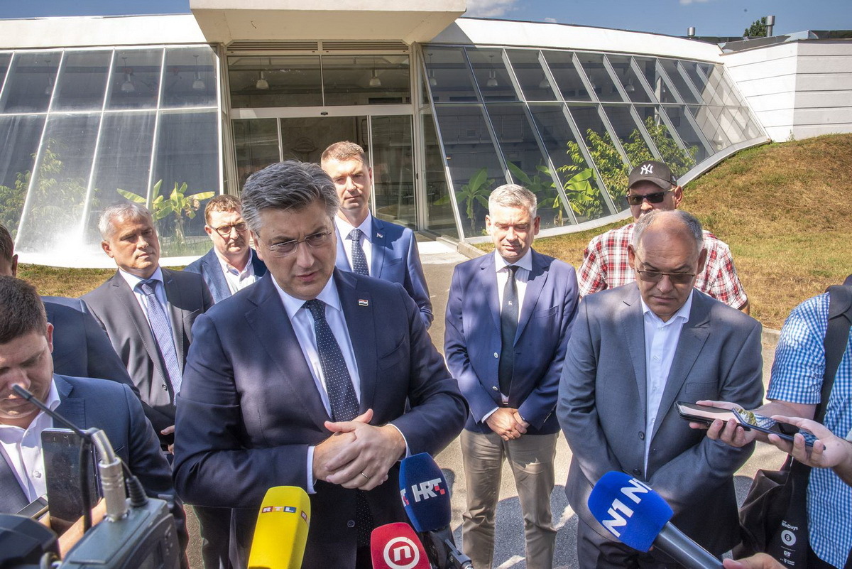 Andrej Plenković i Damir Kajin u Buzetu (foto: Srećko Niketić/PIXSELL)