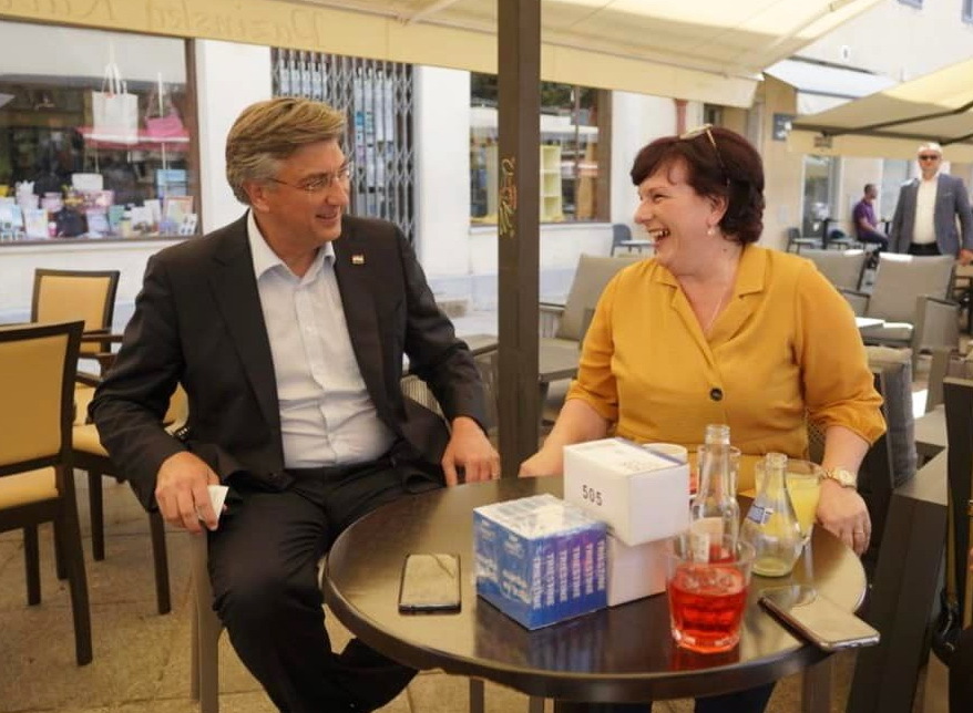 Andrej Plenković s majkom Monike Udovičić u Pazinu