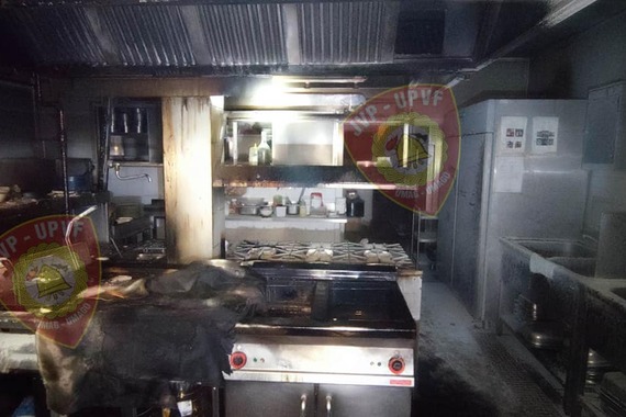 Zapalilo se ulje u fritezi. Onda se požar proširio preko nape