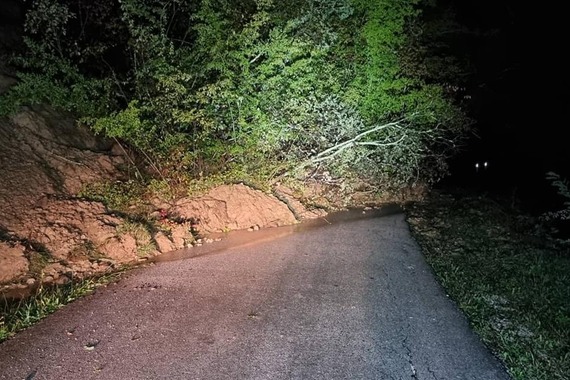 Tijekom noći opet kiša na Pazinštini. Čisti se dionica prema Ukotićima