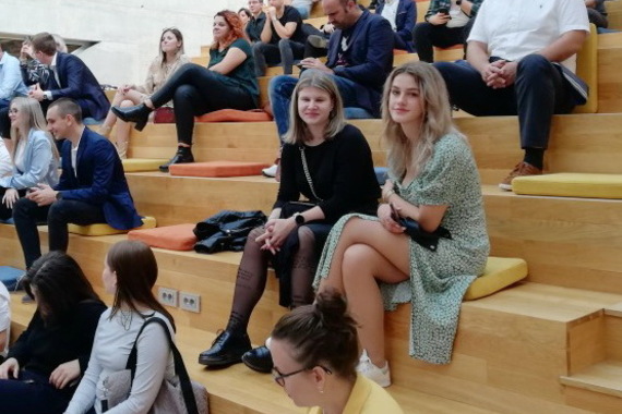 Ana Brubnjak i Ani Londero na konferenciji mladih u Šibeniku