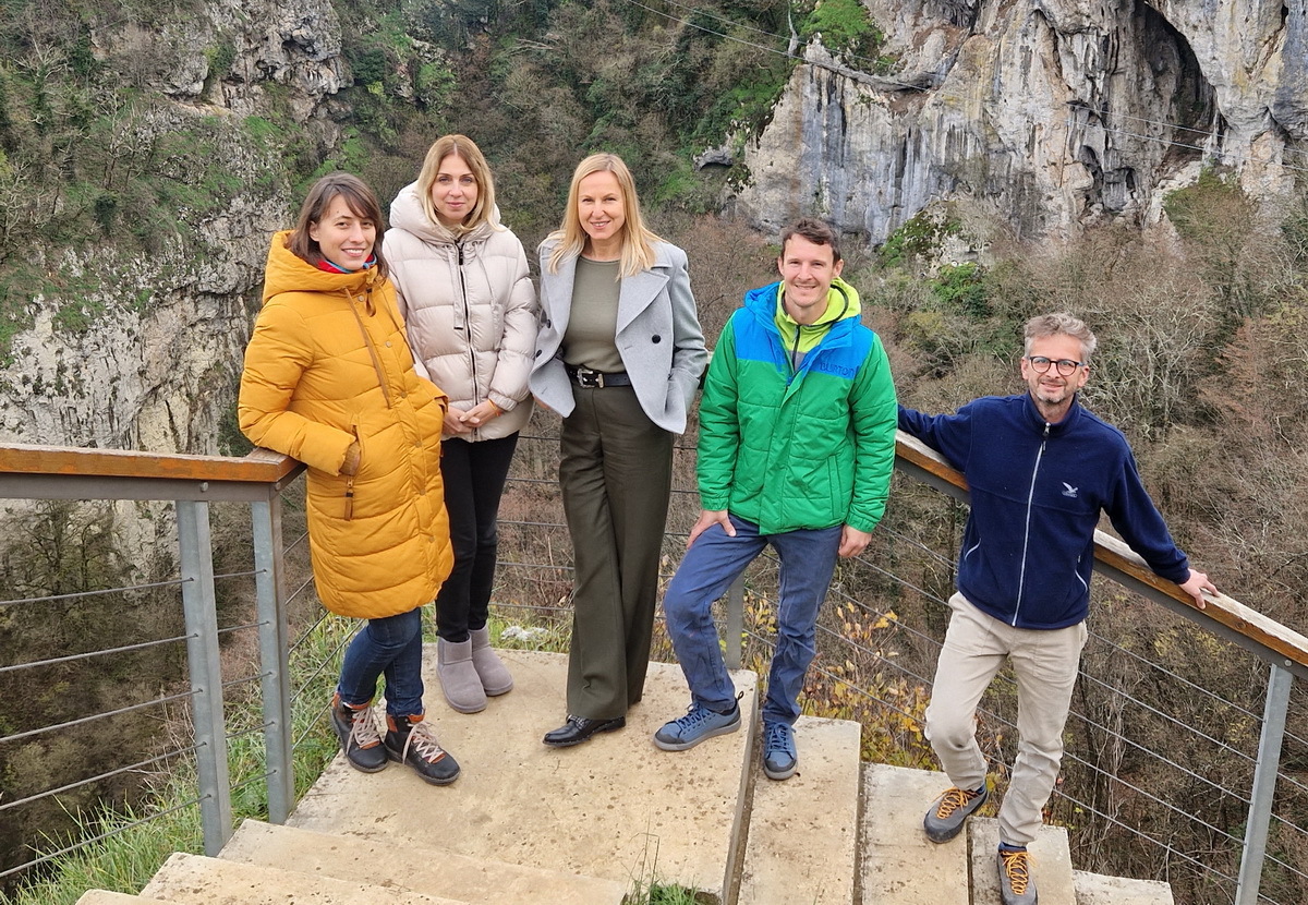 Enna Peroš, predstavnica SPK Hiperaktiv, Sanja Kantaruti, direktorica TZ središnje Istre, Nada Prodan Mraković, pročelnica UO za turizam Istarske županije te licencirani oprematelji smjerova Goran Matika i Gordan Krajcar