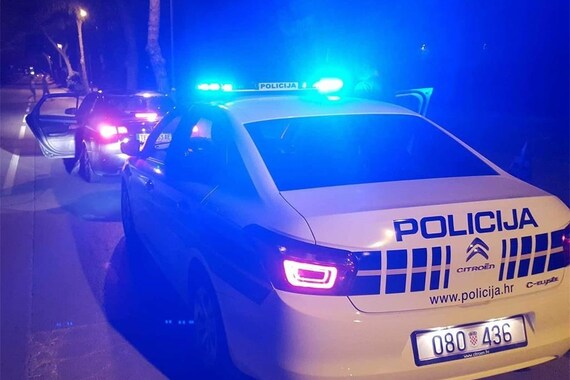 Vozio pod zabranom, odbio test na alkohol i bježao policiji