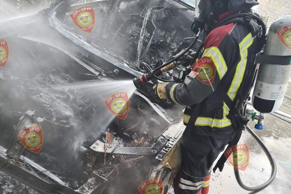 Loš početak! U Novigradu izgorio automobil (foto) 