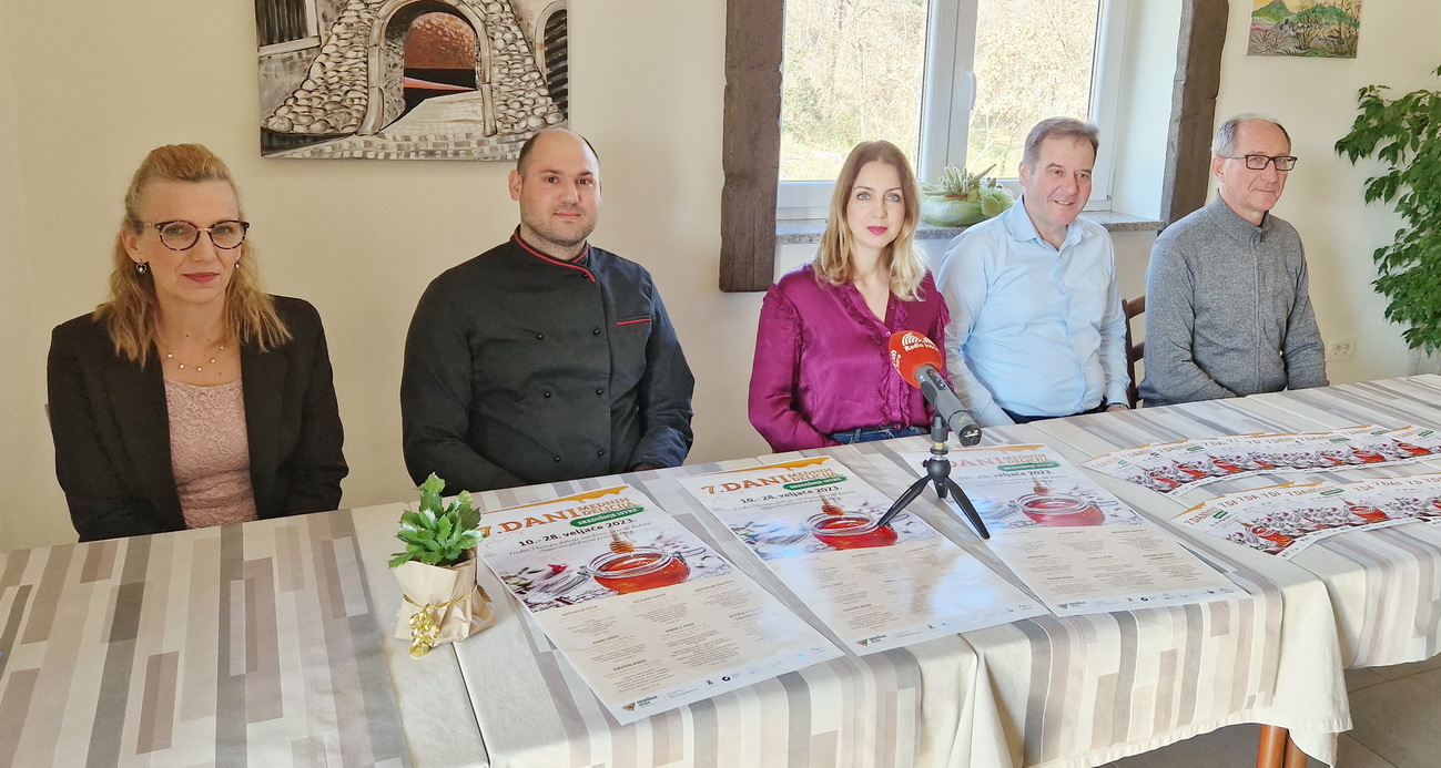 S konferencije u Konobi Dišpet