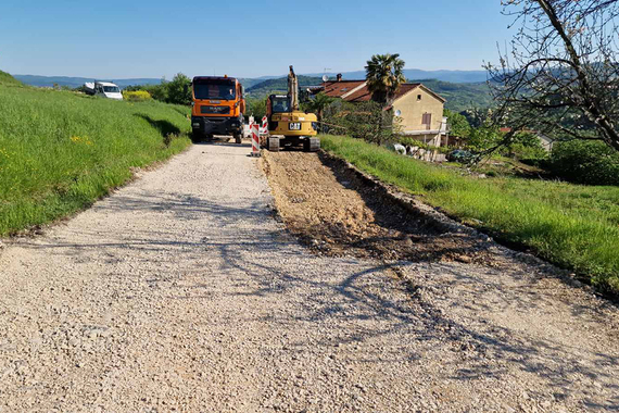 Popravlja se cesta kod Grdosela. Nova regulacija prometa