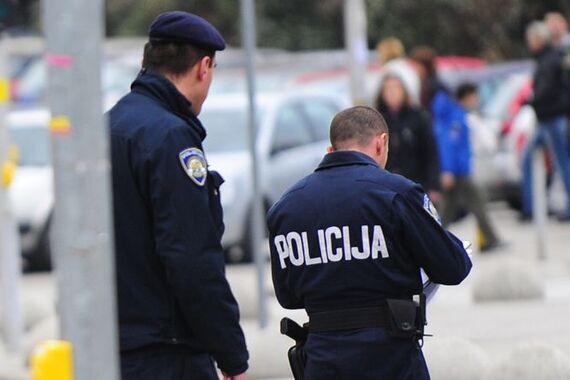 70-godišnjak sjeo u tuđi automobil i provozao se