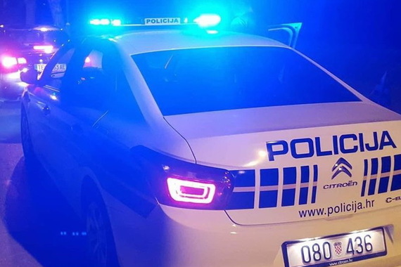 Počinio niz prometnih prekršaja u Umagu i još vrijeđao policajce