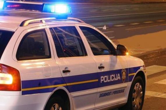 Četvorica mladića stradala u prometnoj nesreći kraj Poreča, jedan kritično