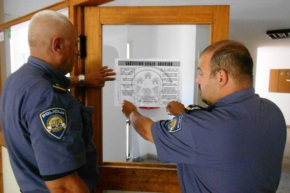 U pazinskim neboderima kontakt policajci proveli preventivnu akciju