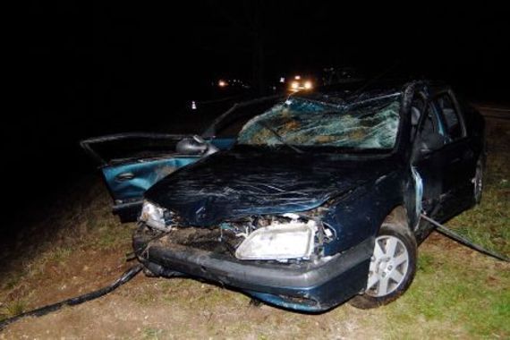 Teško ozlijeđen pri slijetanju automobila u odvodni kanal