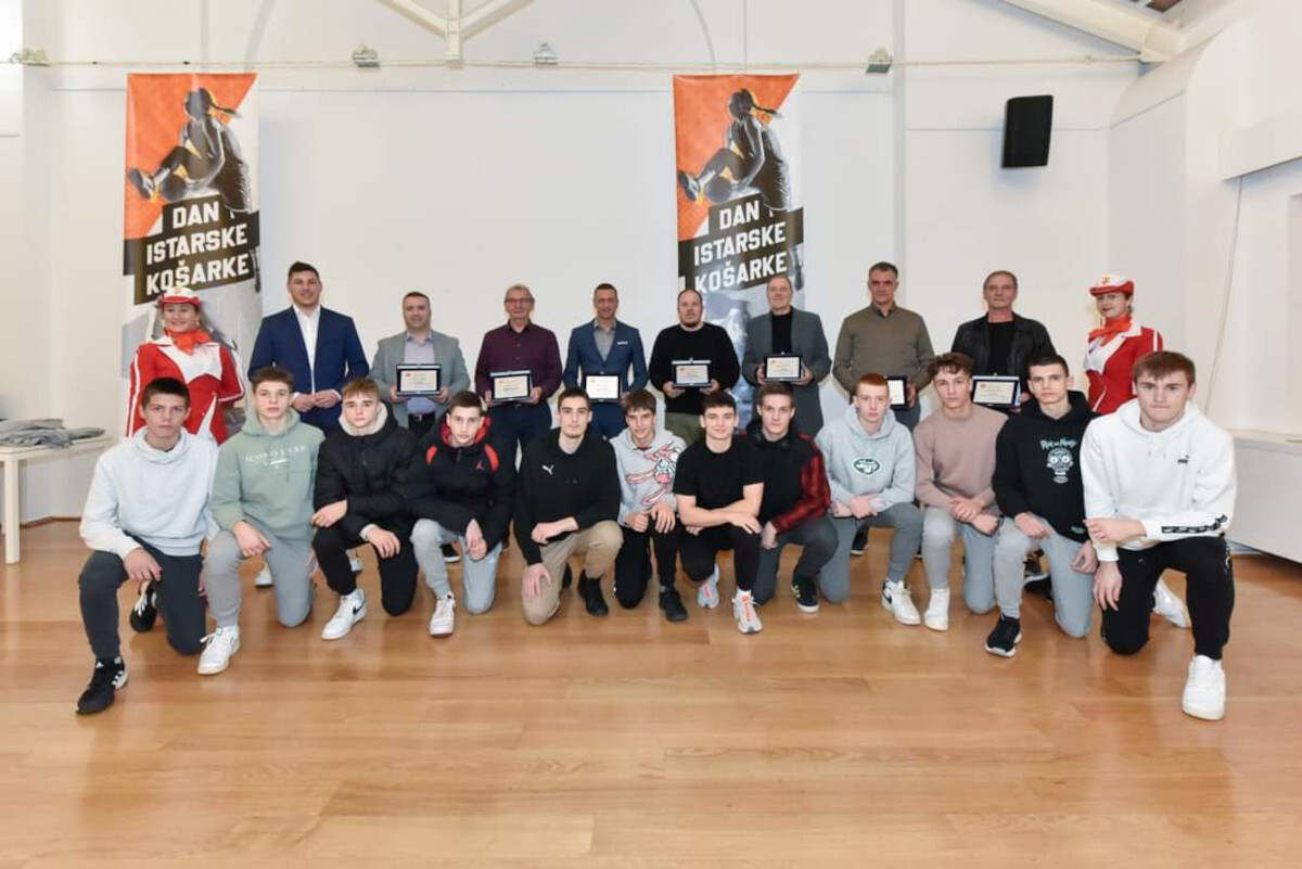 Prošlogodišnji istarski košarkaški laureati (FOTO: KSIŽ)