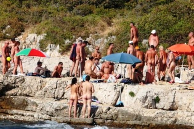 Na Punta Križu postavljeni su znakovi s upozorenjem (Foto: 24sata)