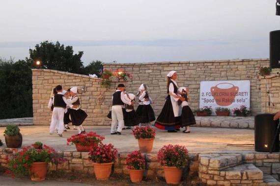 Spod mi sela Raklja: Brojni gosti uveličali susret folkloraša