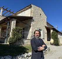 Vlatko Mrvoš ispred Vile Habibi u Sovinjaku