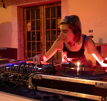 Vinilni DJ-set DEAD WAX - a vinyl set by Stephanie Prekali