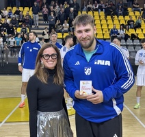 Astrid Glavičić, direktorica TZ Labin Rabac i Sandro Meštić, najbolji vratar turnira
