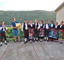 Članovi RKUD Raša na fešti u Prtlogu