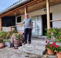 Zaljubljen je i u cvijeće (Foto: I. Radić)