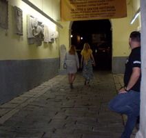Pred gradskim vratima