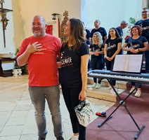 Župnik Bernard Jurjević i dirigentica Ines Kovačić Drndić
