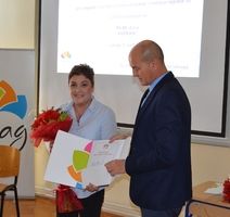 Uručenje nagrade predstavnici trgovine Paprika