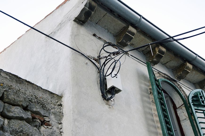 Suvremeni elementi na fasadi kuće