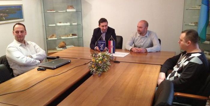 Načelnik Goran Buić s predstavnicima veslačkog kluba