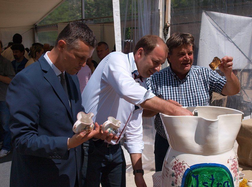 Jakovčić je ubacio prepečeni kruh u supu...
