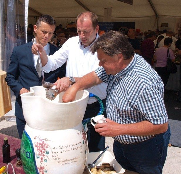 ..natočili su svoje bukaletice...