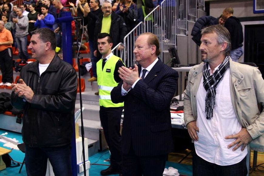 Arduino Popović, član IO HOU, Zdeslav Barač, predsjednik HOU i Klaudio Poropat, predsjednik istarskog odbojkaškog saveza