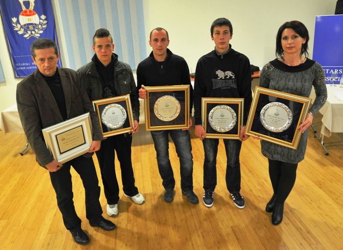 Najbolji boćari (s lijeva): Luciano Daris (predsjednik Istre Poreč), Filip Šarić, Darijan Živolić, Nini Stranić i Tanja Grubiša