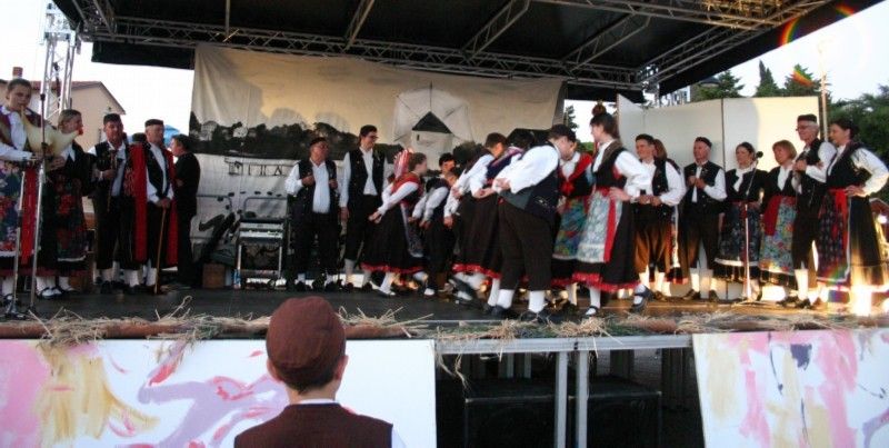 Rašani su nastupili i s mladom grupom folkloraša
