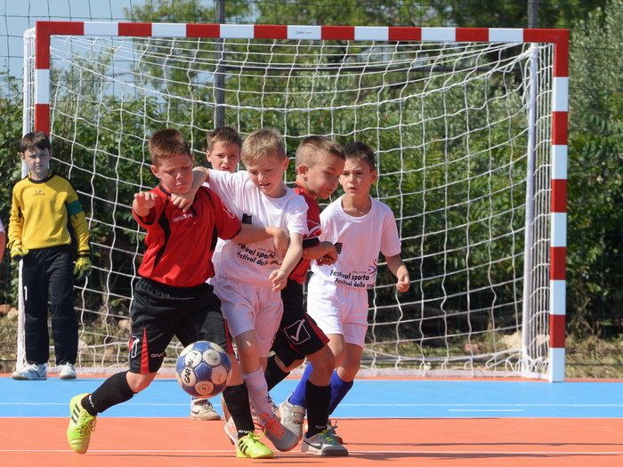 Prijateljska utakmica na novom malonogometnom terenu