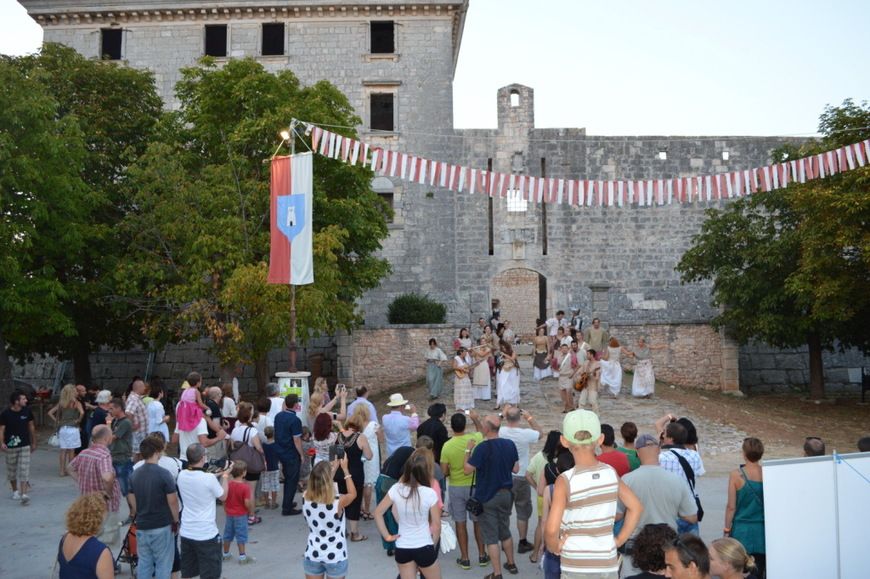 Kaštel Grimani-Morosini kao savršena srednjovjekovna kulisa