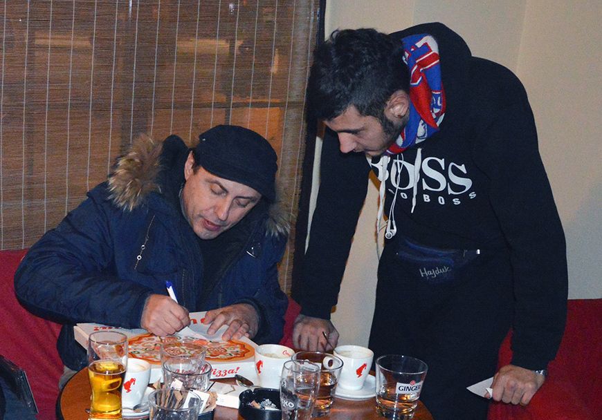 Sejo Sekson potpisao je brojne autograme