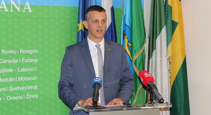 Župan Valter Flego na konferenciji za tisak