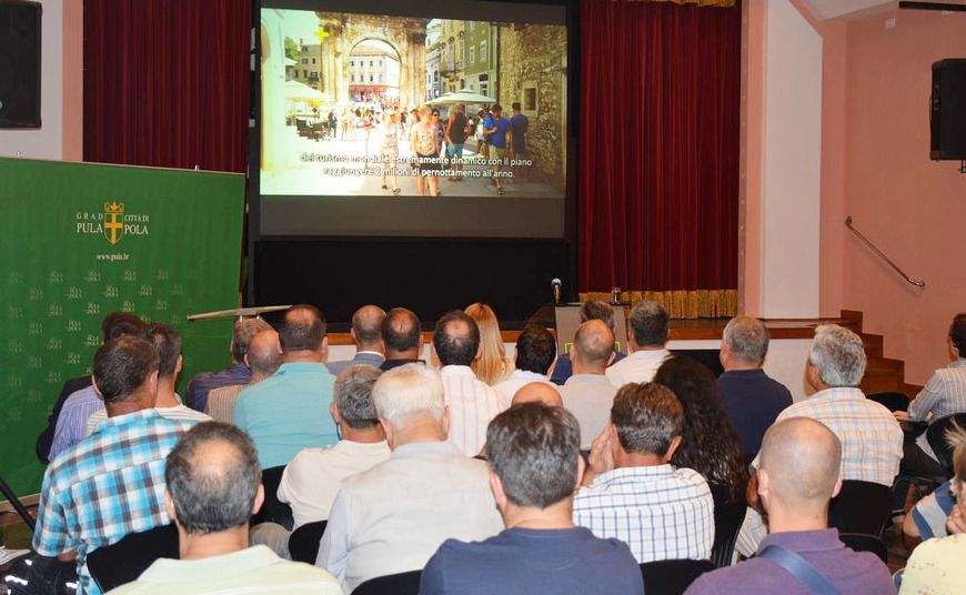 Građanima je prikazan film o dostignućima u Puli
